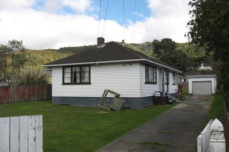 Photo of property in 179 Wainuiomata Road, Wainuiomata, Lower Hutt, 5014