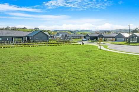 Photo of property in 18 Tiaki Lane, Matakana, 0985