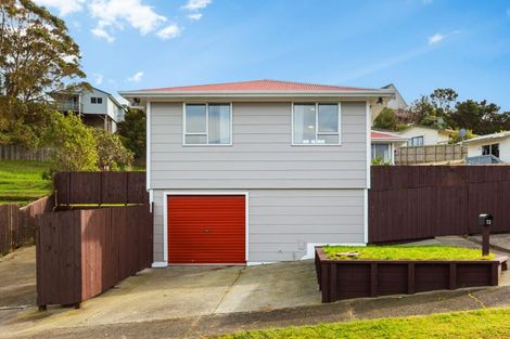 Photo of property in 13 Sombrero View, Ascot Park, Porirua, 5024