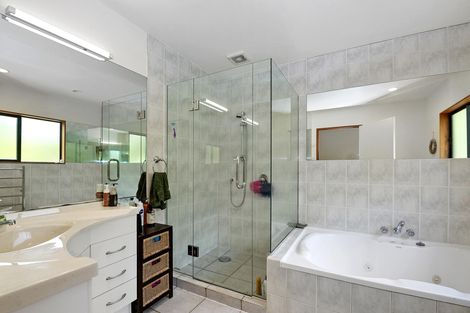 Photo of property in 366g Huia Road, Titirangi, Auckland, 0604