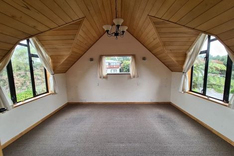 Photo of property in 9 Lindaver Grove, Merrilands, New Plymouth, 4312