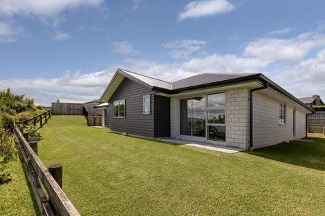 Photo of property in 14 Anglers Way, Omokoroa, 3114