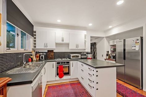 Photo of property in 25 Crompton Road, Massey, Auckland, 0614