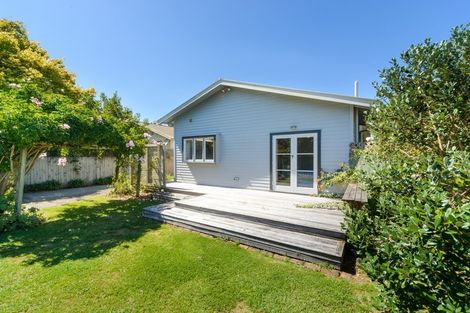 Photo of property in 35 Florence Avenue, Palmerston North, 4414