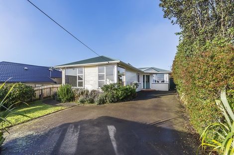 Photo of property in 17 Clifford Road, Johnsonville, Wellington, 6037