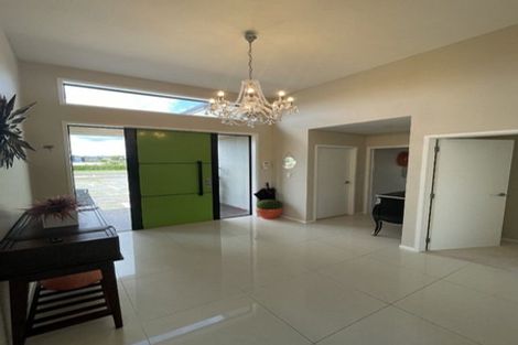 Photo of property in 5 Wentworth Lane, Waiwhakaiho, New Plymouth, 4312