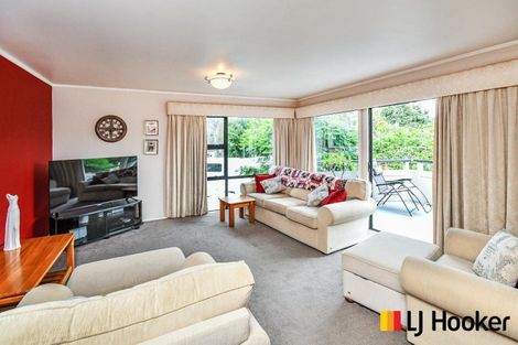 Photo of property in 33 Peretao Rise, The Gardens, Auckland, 2105
