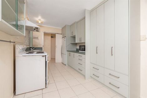 Photo of property in 40 Edwards Avenue, Henderson, Auckland, 0610