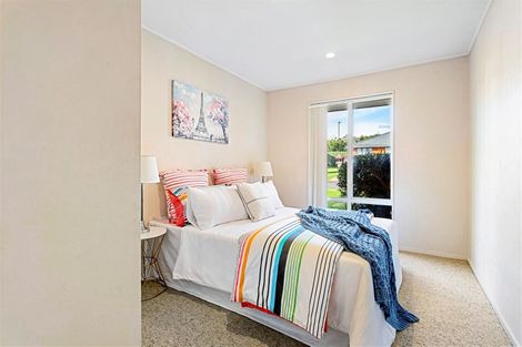 Photo of property in 57 Kingdale Road, Henderson, Auckland, 0610