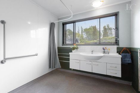 Photo of property in 18 Wairau Road, Albert Town, Wanaka, 9305