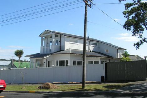 Photo of property in 41c Seaview Avenue, Northcote, Auckland, 0627