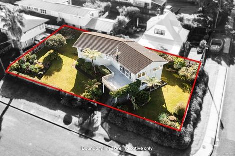 Photo of property in 53 Stanley Avenue, Milford, Auckland, 0620