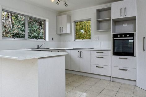 Photo of property in 34 Raymond Terrace, Northcote, Auckland, 0627