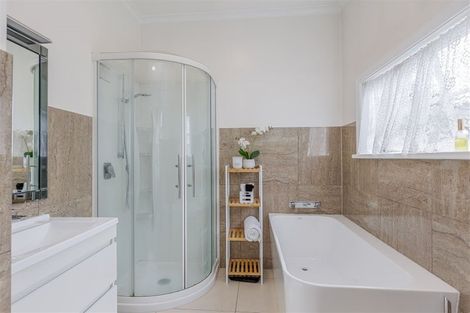 Photo of property in 2 Lansdowne Crescent, Lansdowne, Masterton, 5810