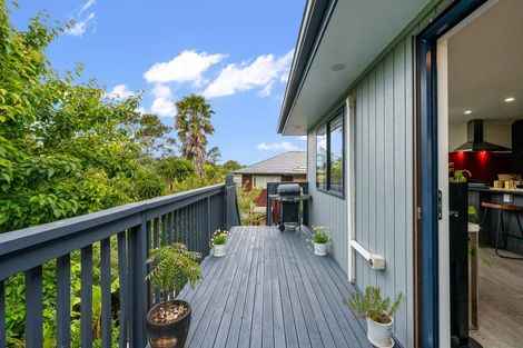 Photo of property in 15 Zefiro Drive, Massey, Auckland, 0614