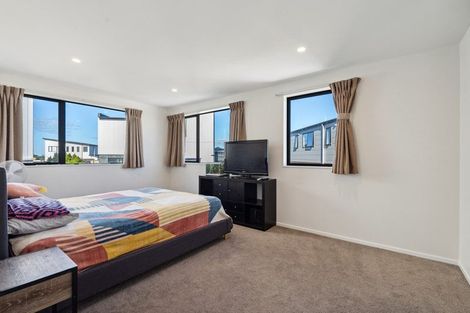 Photo of property in 46 Celestial Crescent, Orewa, 0931