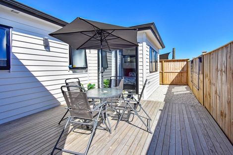 Photo of property in 8 Koroheke Road, Takanini, 2110