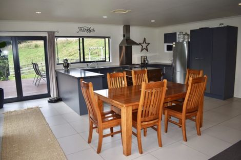 Photo of property in 283 North Manakau Road, Manakau, 5573