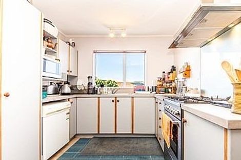 Photo of property in 20 Ordley Grove, Tawa, Wellington, 5028