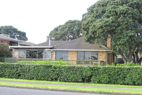 Photo of property in 2/32 The Parade, Bucklands Beach, Auckland, 2012