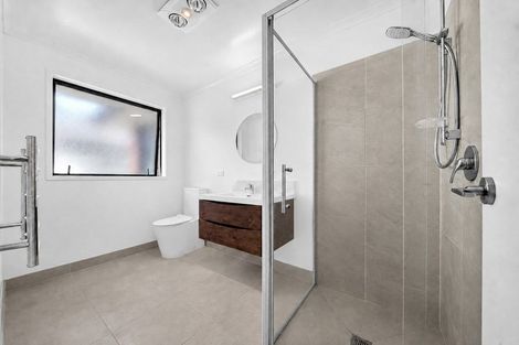Photo of property in 30 Waituarua Drive, Takanini, 2112