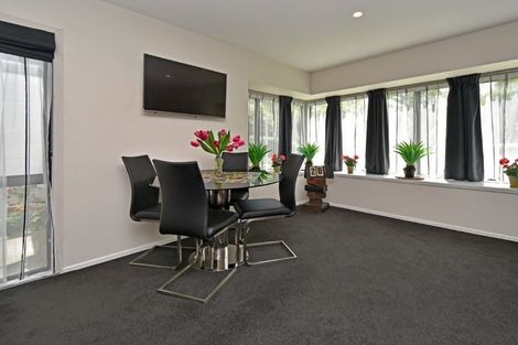 Photo of property in 1 Chatswood Place, Bishopdale, Christchurch, 8051