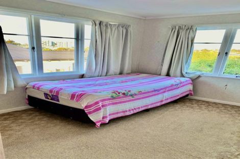 Photo of property in 16 Ambler Avenue, Glen Eden, Auckland, 0602