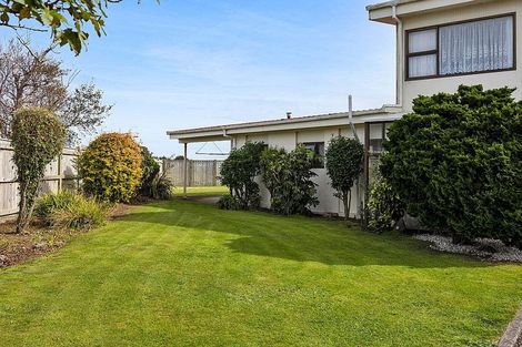 Photo of property in 10 Green Lane, Hawera, 4610