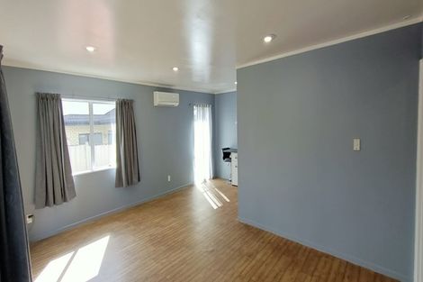 Photo of property in 2/17 Onslow Road, Papakura, 2110