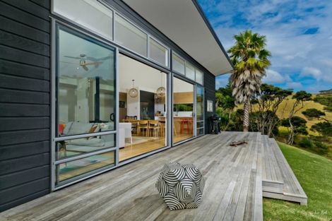 Photo of property in 126 Taiapa Road, Muriwai, 0881