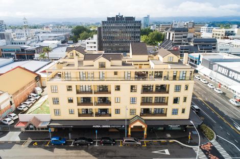 Photo of property in Maddison Apartments, 2/6c Queen Street, Palmerston North, 4410