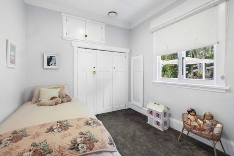 Photo of property in 70 Morley Street, New Plymouth, 4310