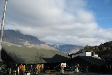 Photo of property in 5 Strawberry Lane, Fernhill, Queenstown, 9300