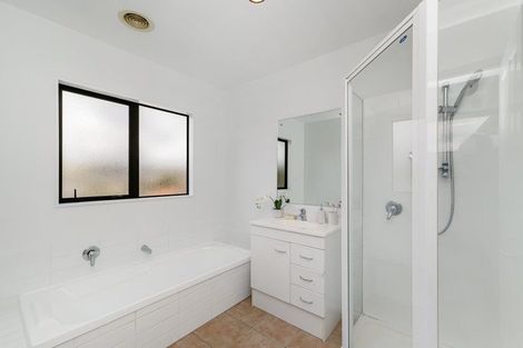Photo of property in 16 Greenstone Place, Aotea, Porirua, 5024