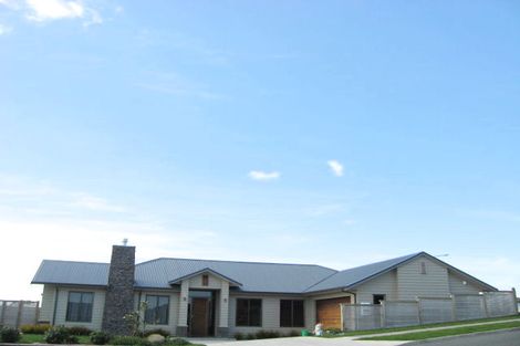 Photo of property in 48 Karamea Street, Whalers Gate, New Plymouth, 4310