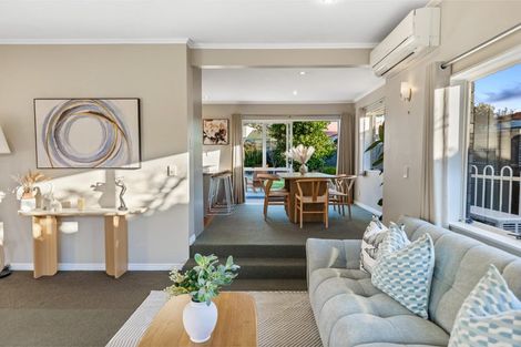 Photo of property in 12 Suncrest Drive, West Harbour, Auckland, 0618