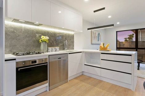 Photo of property in 1d Valron Road, Te Atatu South, Auckland, 0602