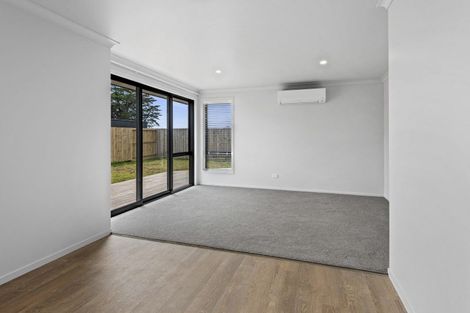 Photo of property in 71 Kaurinui Crescent, One Tree Point, 0118