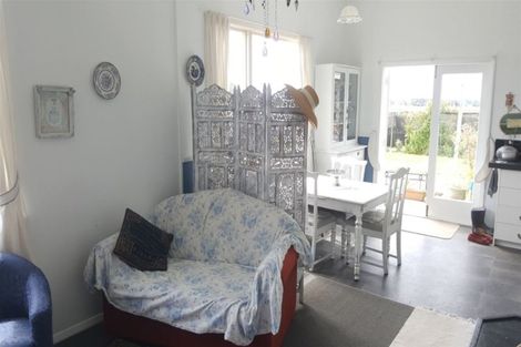 Photo of property in 15 Timaru Road, Waimate, 7924