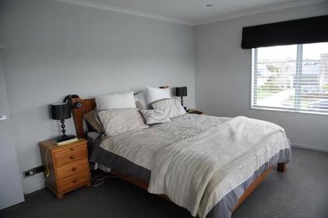 Photo of property in 11 Fountain Avenue, Karaka, Papakura, 2113
