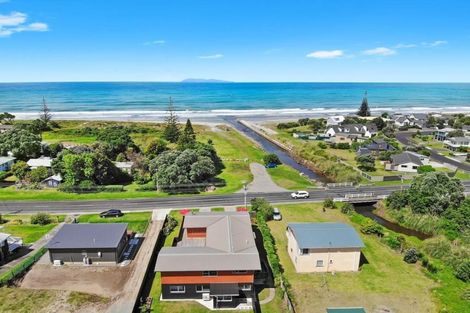 Photo of property in 98 Seaforth Road, Waihi Beach, 3611