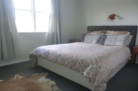 Photo of property in 6 Wyndham Road, Pinehaven, Upper Hutt, 5019