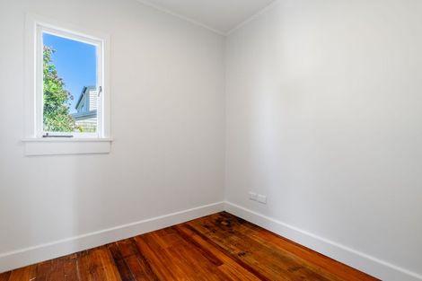 Photo of property in 19 Hendry Avenue, Hillsborough, Auckland, 1042