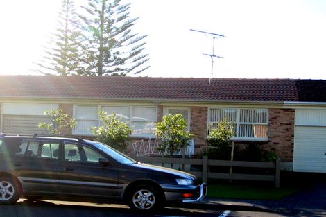 Photo of property in 3/19 Moana Avenue, Orewa, 0931