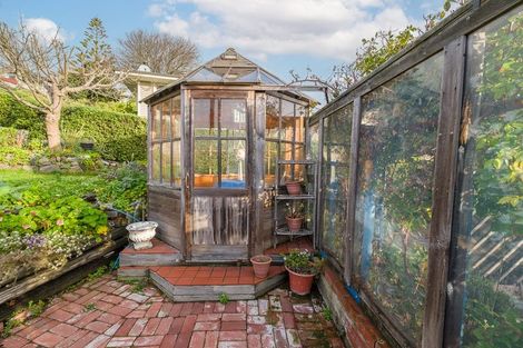 Photo of property in 264 Mount Pleasant Road, Mount Pleasant, Christchurch, 8081