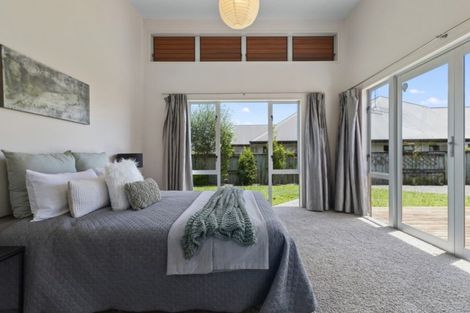 Photo of property in 92 Saint James Drive, Huntington, Hamilton, 3210