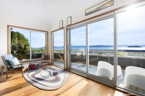 Photo of property in 42 Pukatea Street, Eastbourne, Lower Hutt, 5013