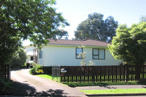 Photo of property in 3 Glucina Place, Glen Eden, Auckland, 0602