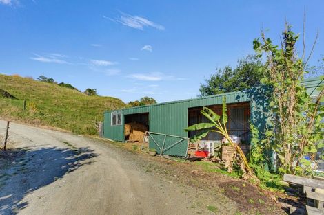 Photo of property in 63 Porter Road, Paparoa, 0571