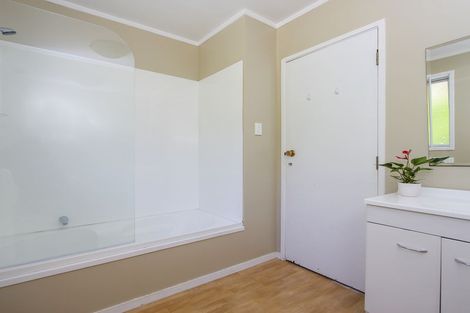 Photo of property in 40 Keegan Drive, Massey, Auckland, 0614